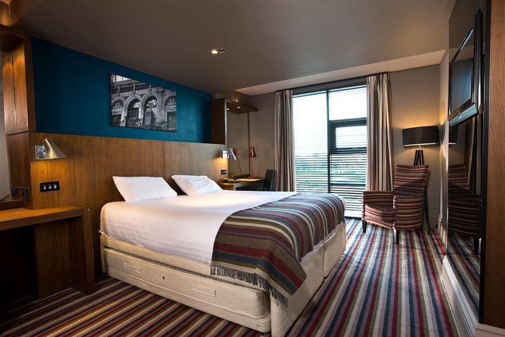 Hotel Village Leeds South