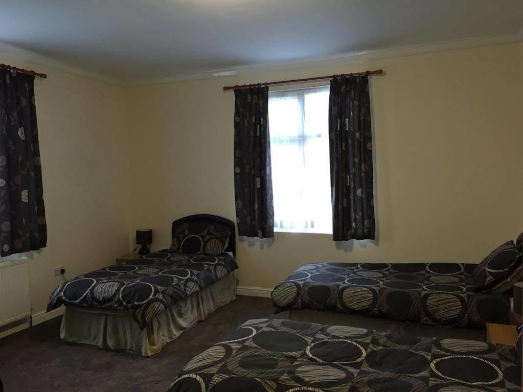 Brookfield Hotel 3*