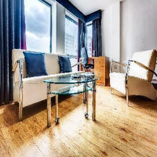 Aparthotel Roomzzz West 4*