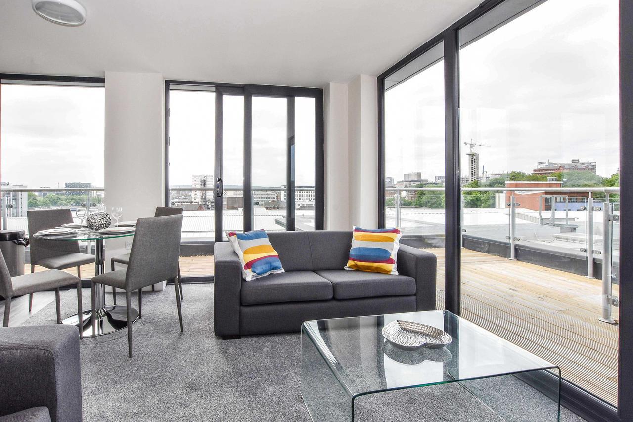 Skinner Lane Apartment