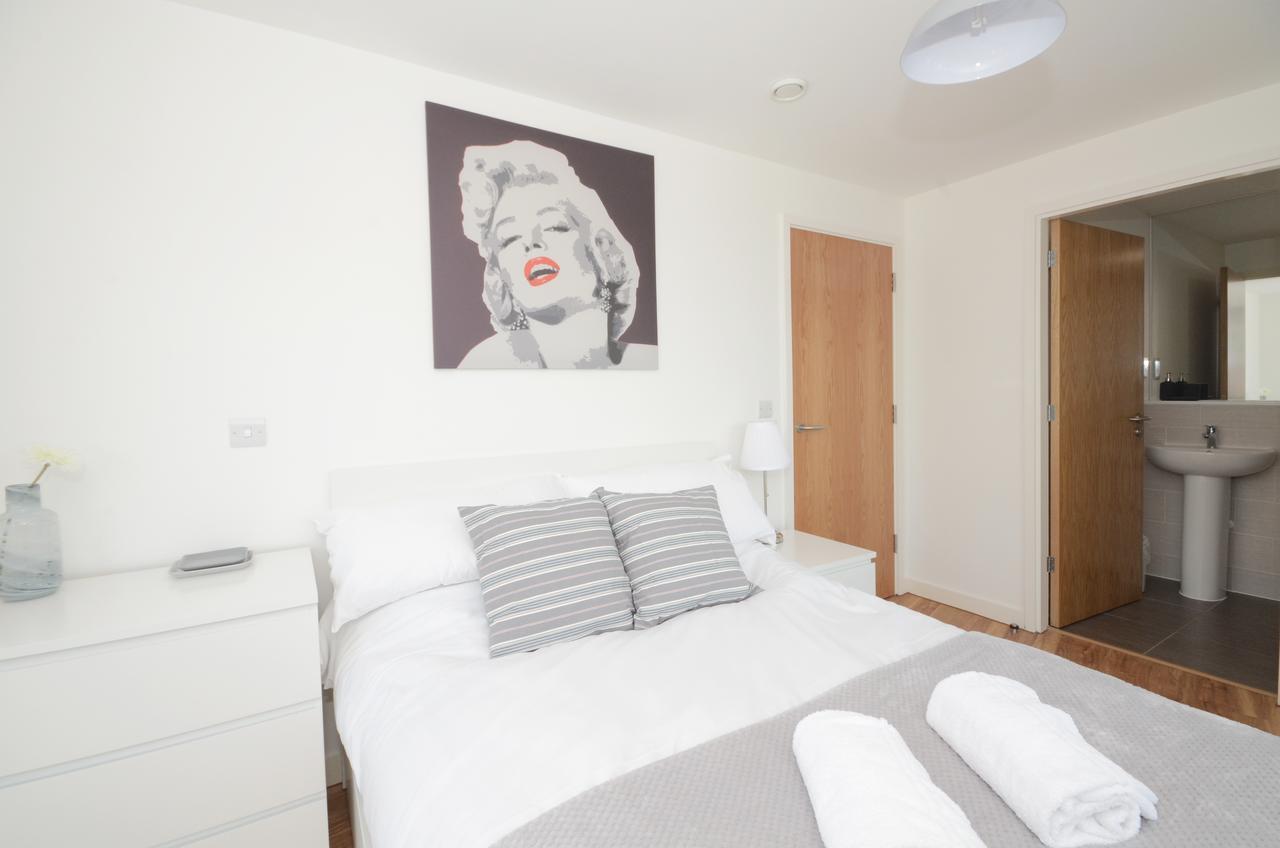Leeds Urban Square Apartment *