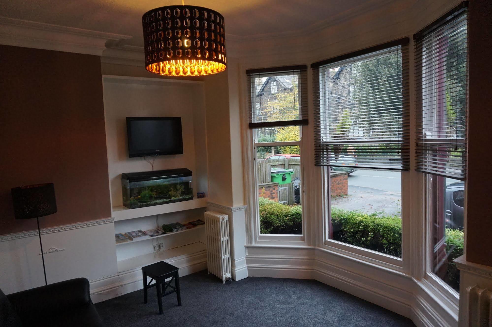 The Boundary - Bed & Breakfast Leeds (West Yorkshire)
