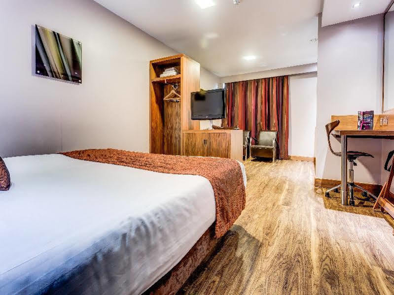 Roomzzz Leeds