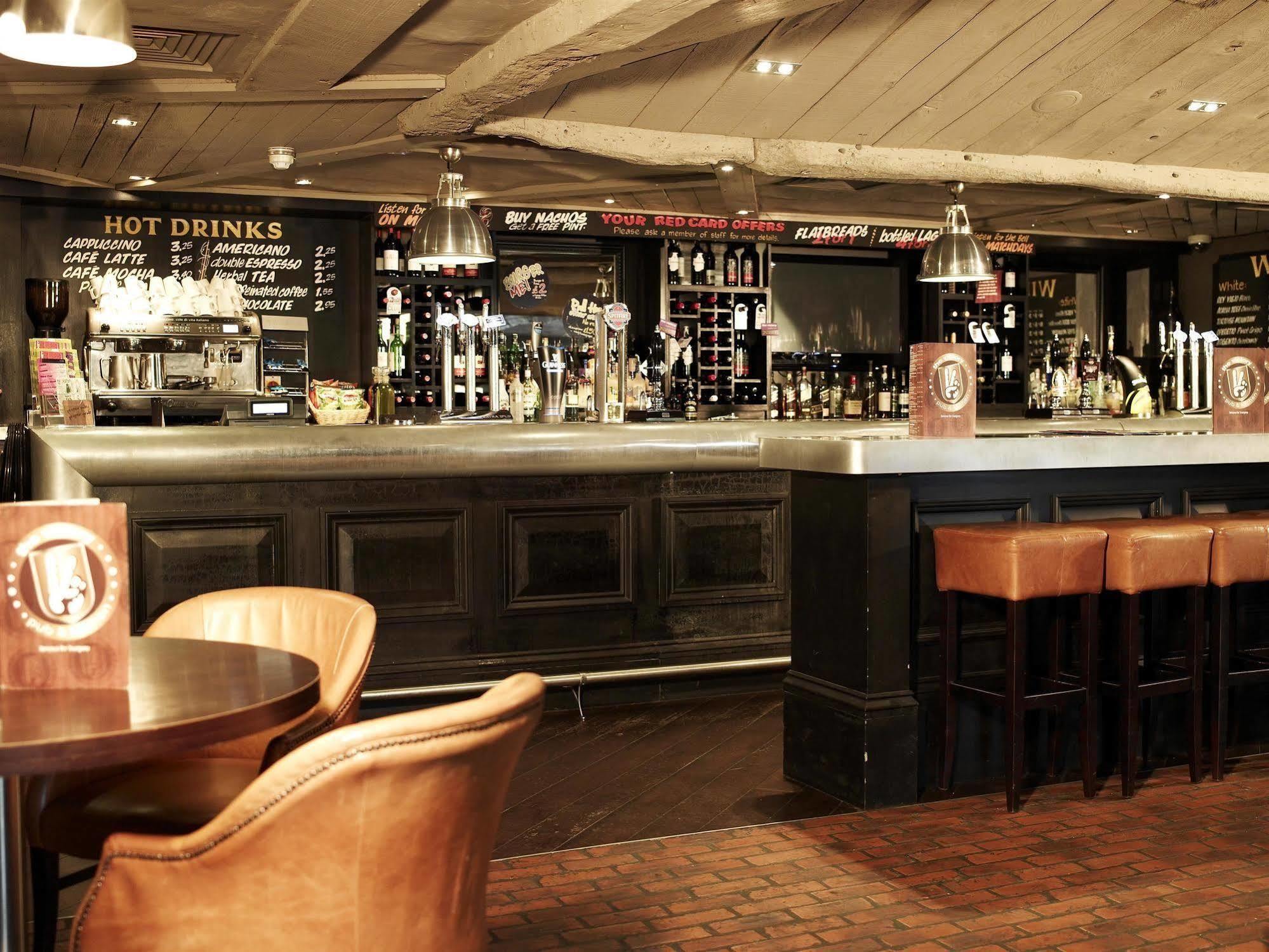 Village Leeds North 3* Leeds (West Yorkshire)