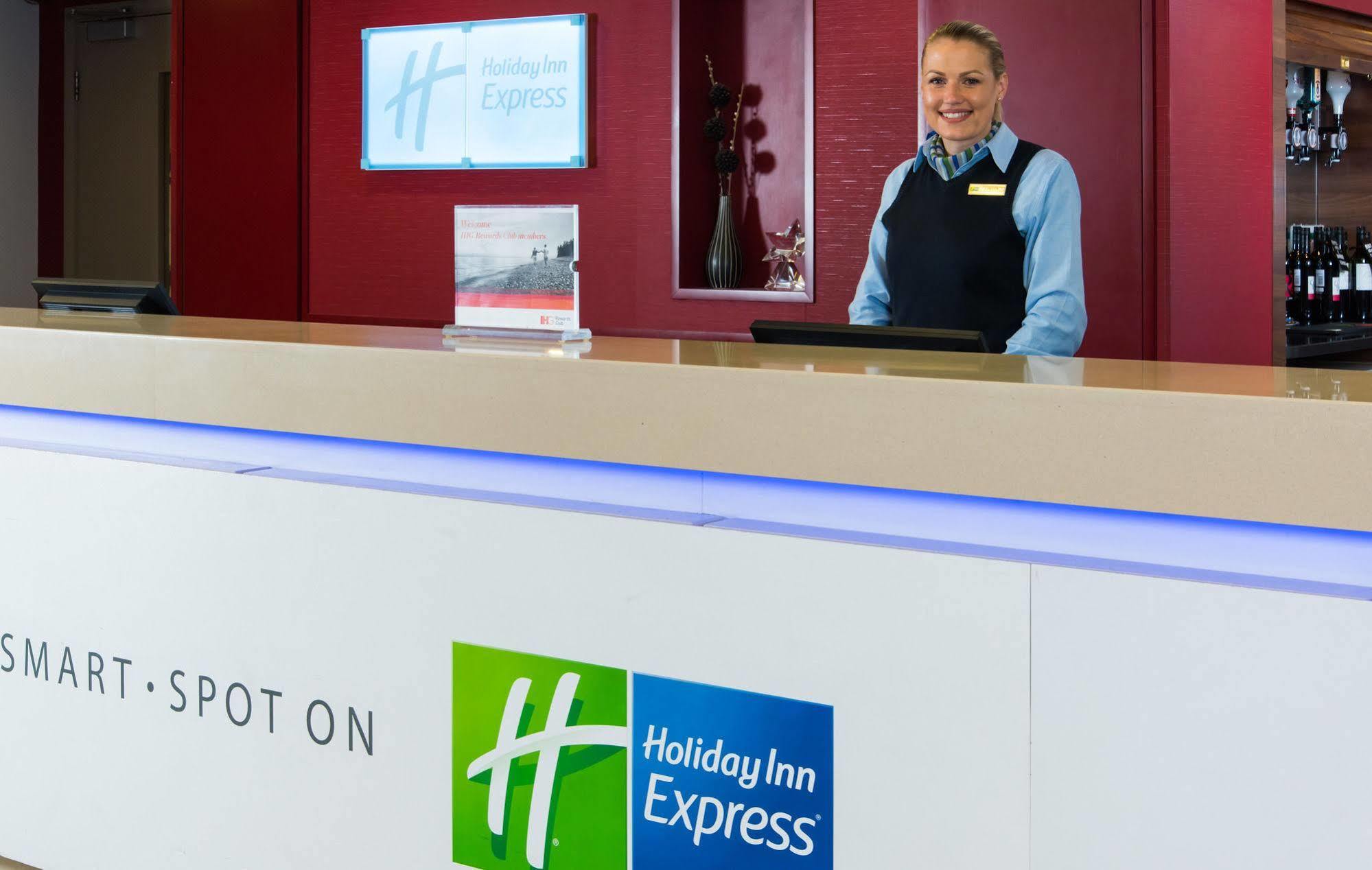 Express Centre By Ihg 3*