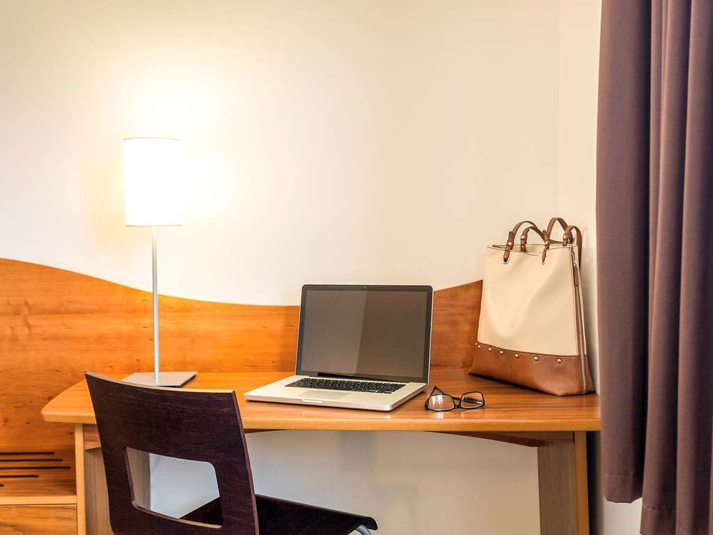 Ibis Leeds Centre Marlborough Street Hotel 2*