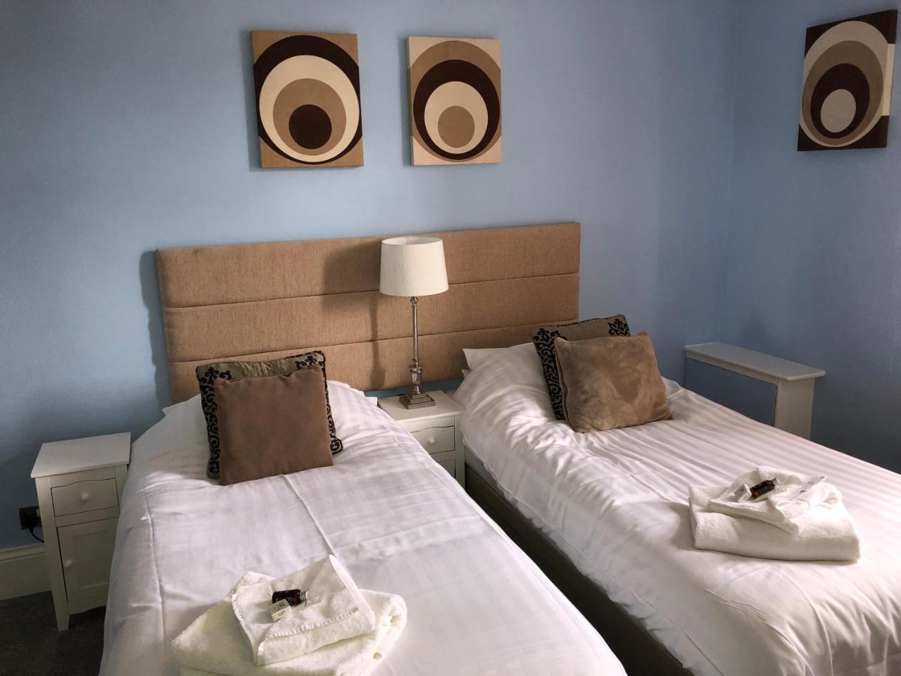 Peasehill 3* Leeds (West Yorkshire)