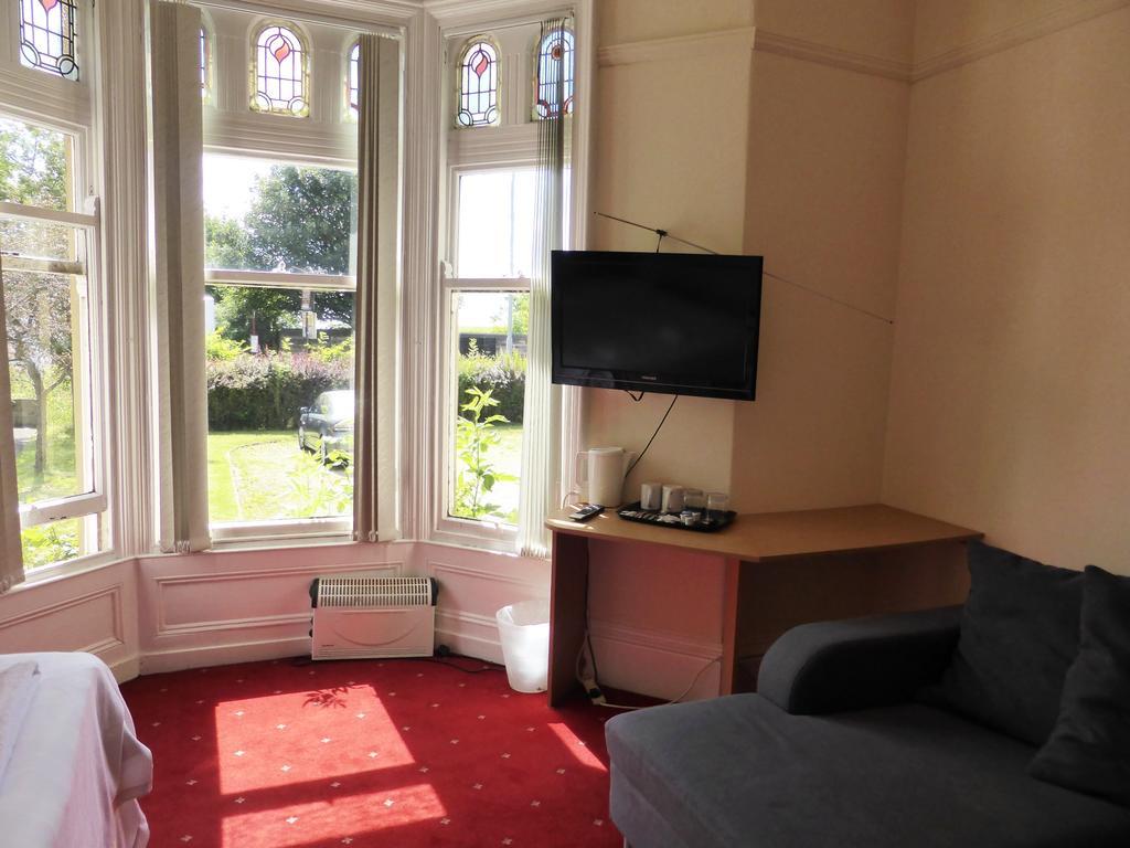 Old Vicarage Hotel 2*