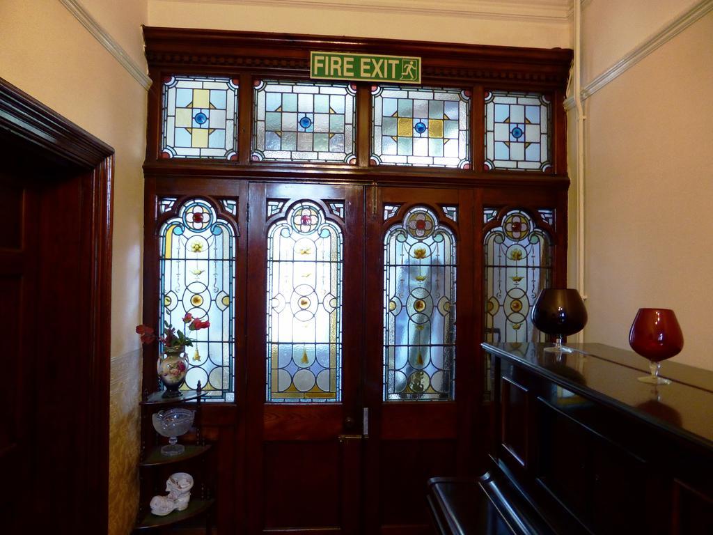 Old Vicarage Hotel 2*