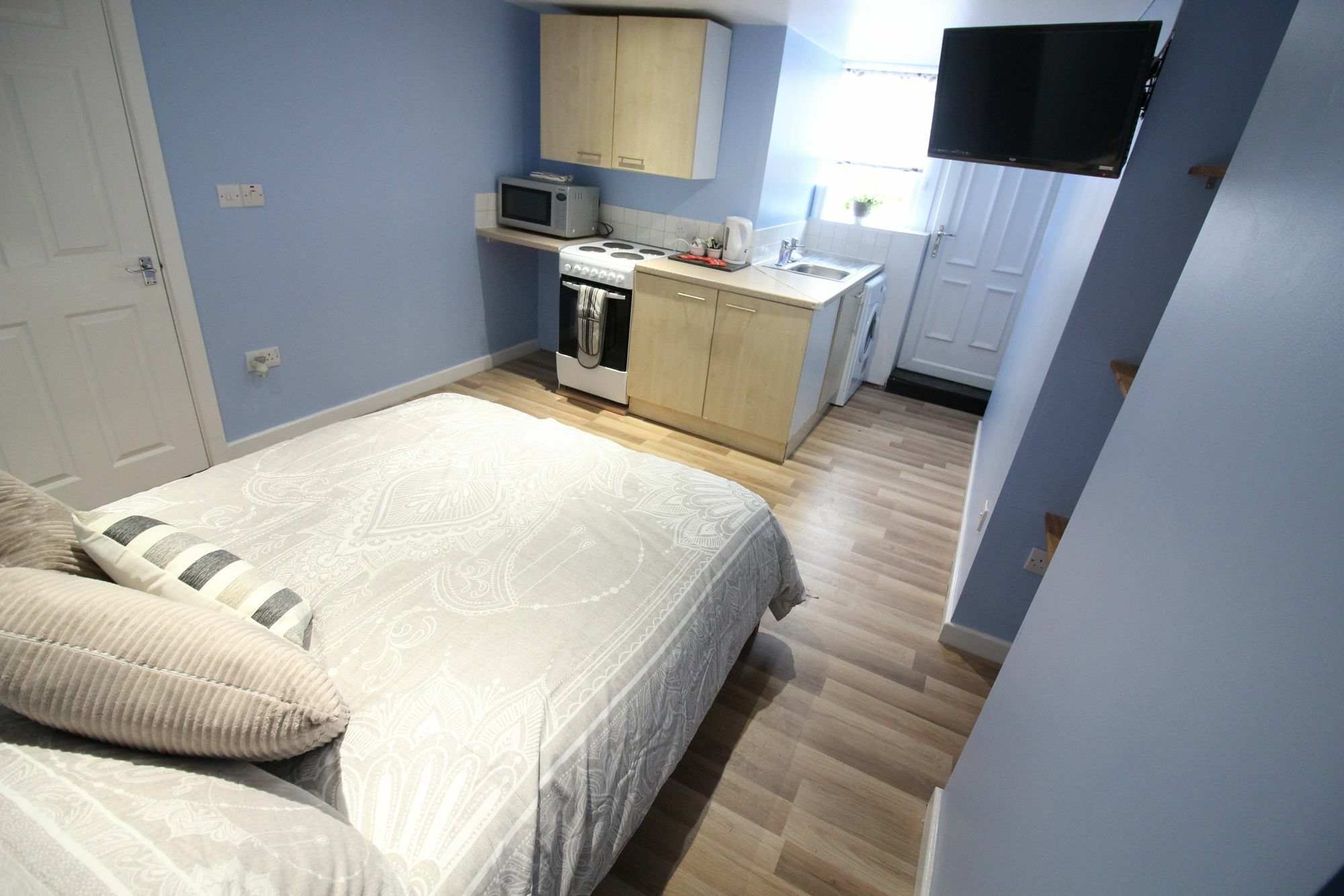 The Snug Apartment *