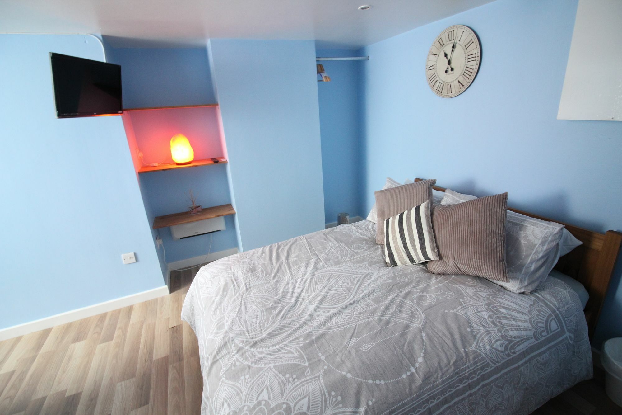 The Snug Apartment