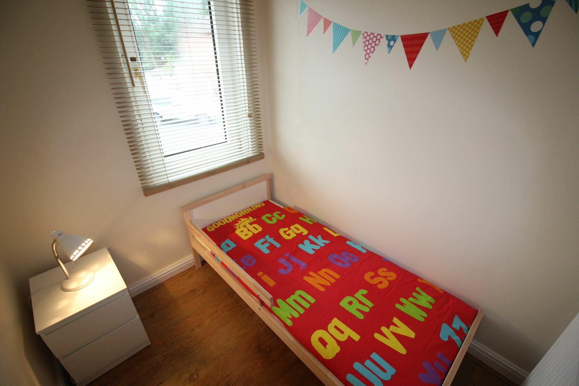 Letsby At - Kirkdale Apartment