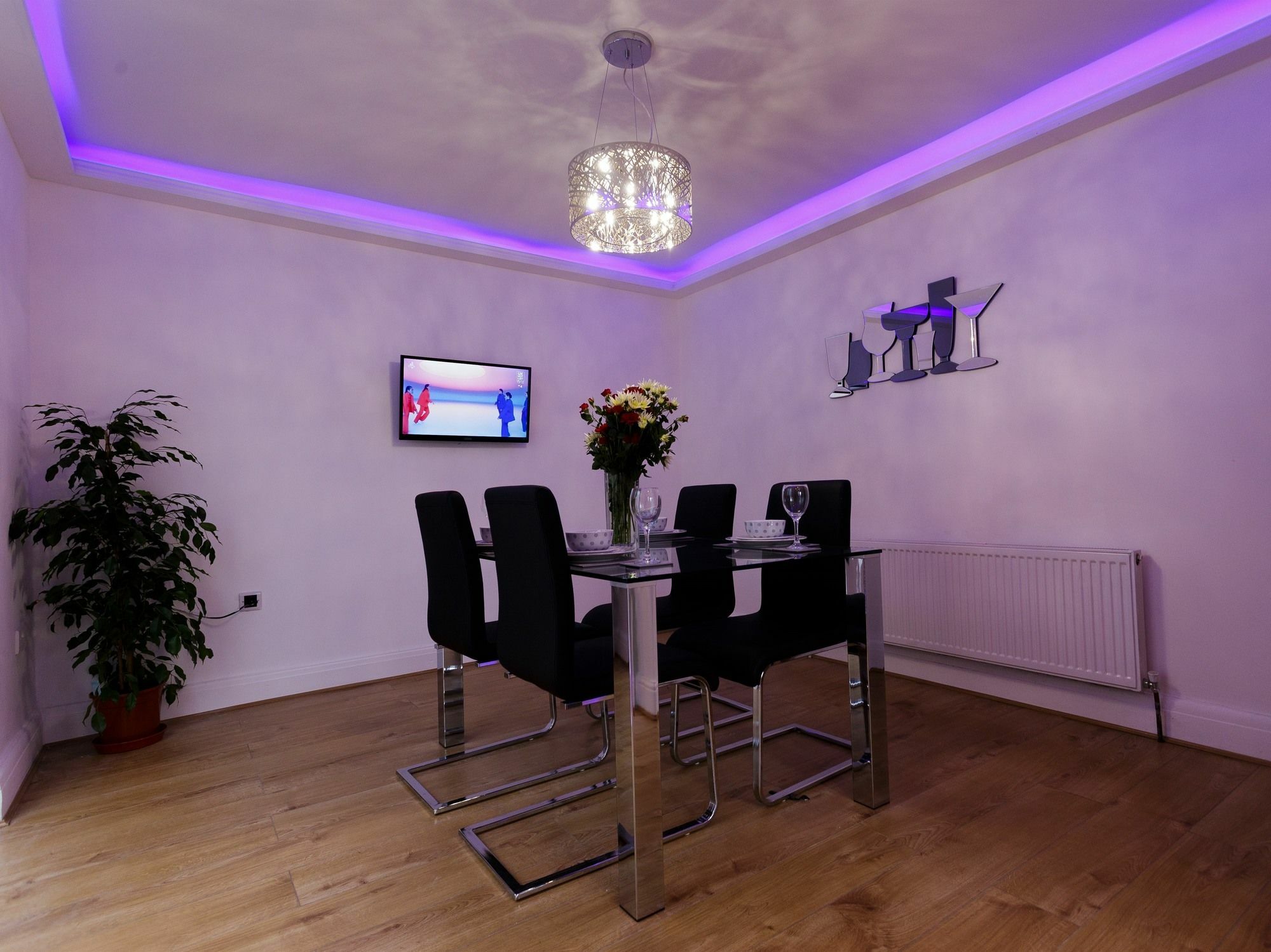Sycamore House Apartment *