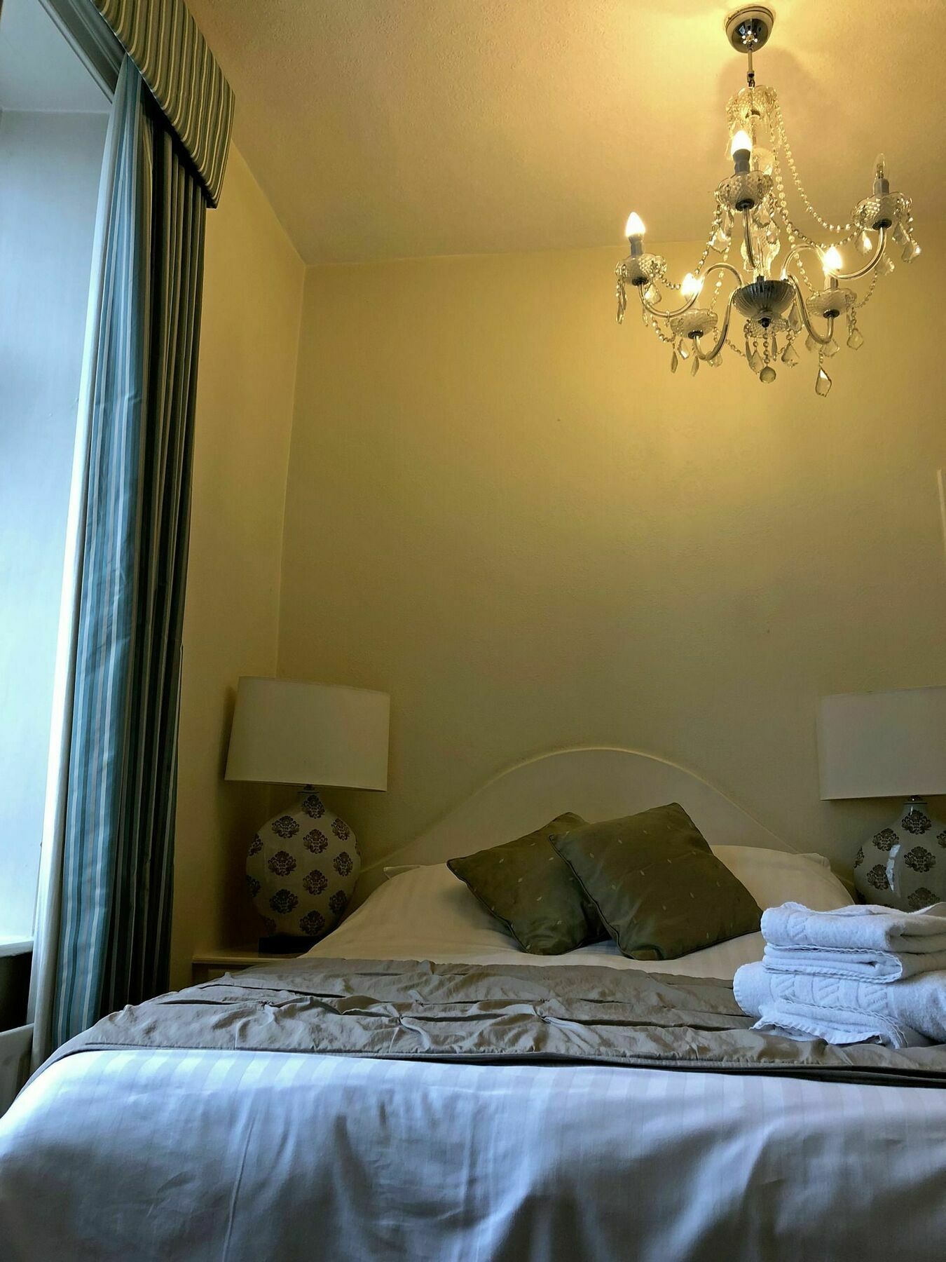 Peasehill 3* Leeds (West Yorkshire)