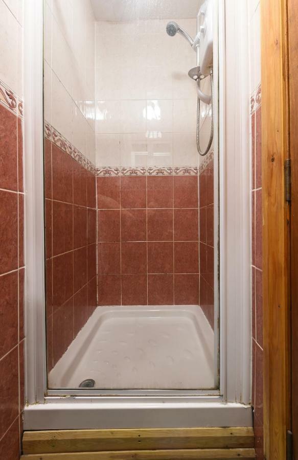 6 Bed Slps 16 On Otley Run *