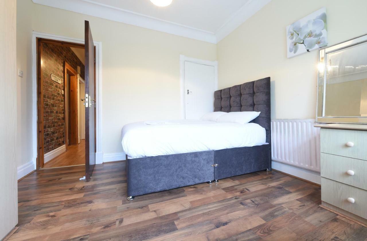 6 Bed Slps 16 On Otley Run *