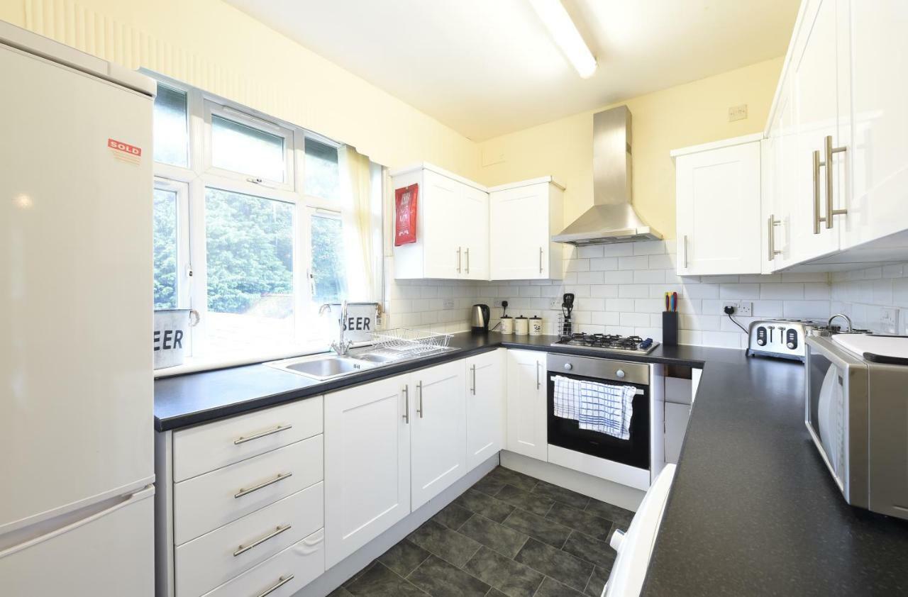 Apartment 6 Bed Slps 16 On Otley Run