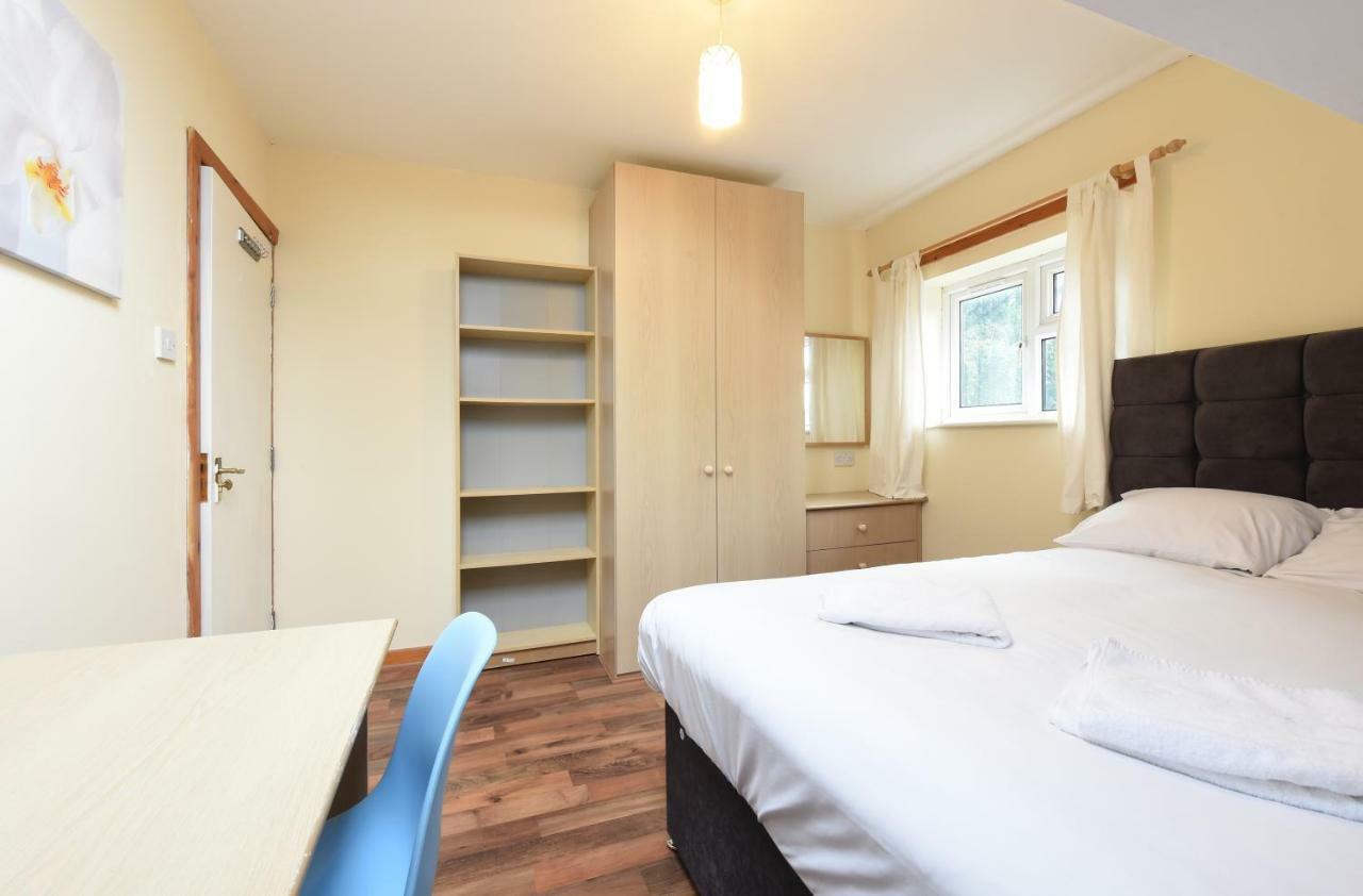 6 Bed Slps 16 On Otley Run