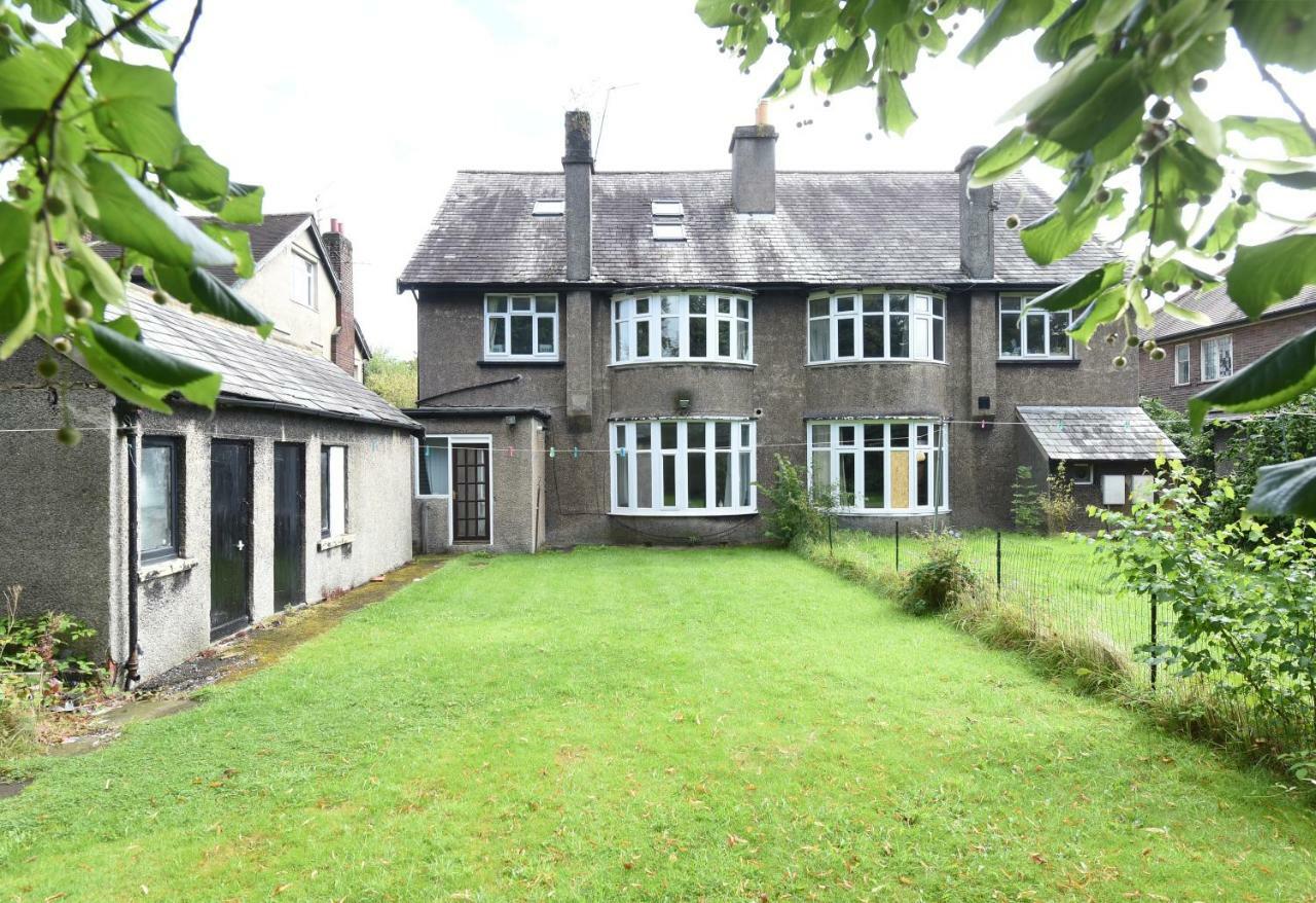 Apartment 6 Bed Slps 16 On Otley Run Leeds (West Yorkshire)