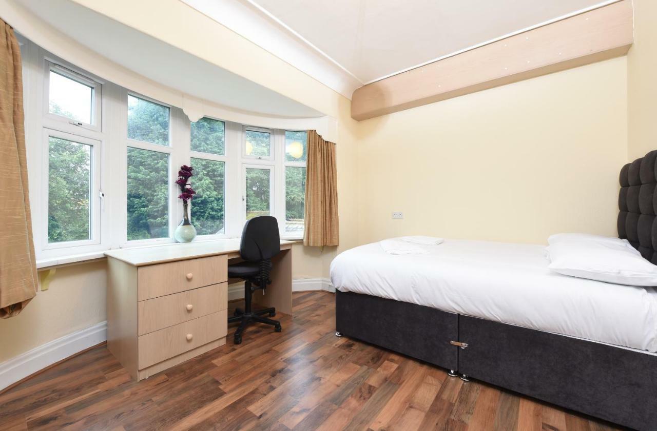 Apartment 6 Bed Slps 16 On Otley Run