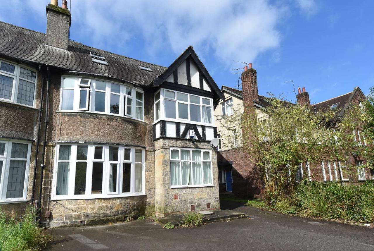 6 Bed Slps 16 On Otley Run Leeds (West Yorkshire)