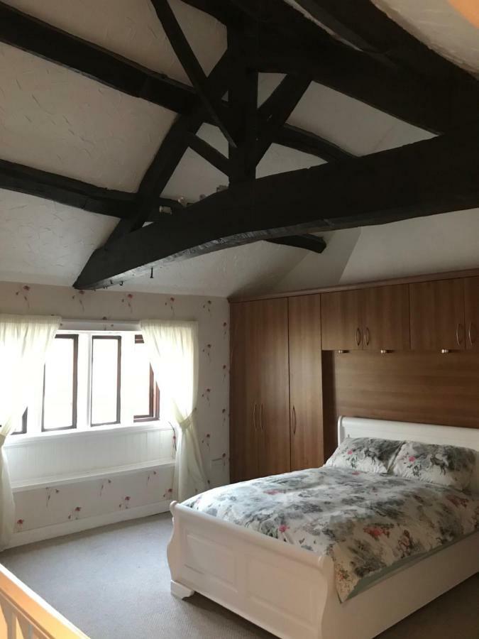 Holiday home The Cottage, Cosy 2 Bedroom Pet Friendly Perfect For Contractors Free Secure Parking,cctv *
