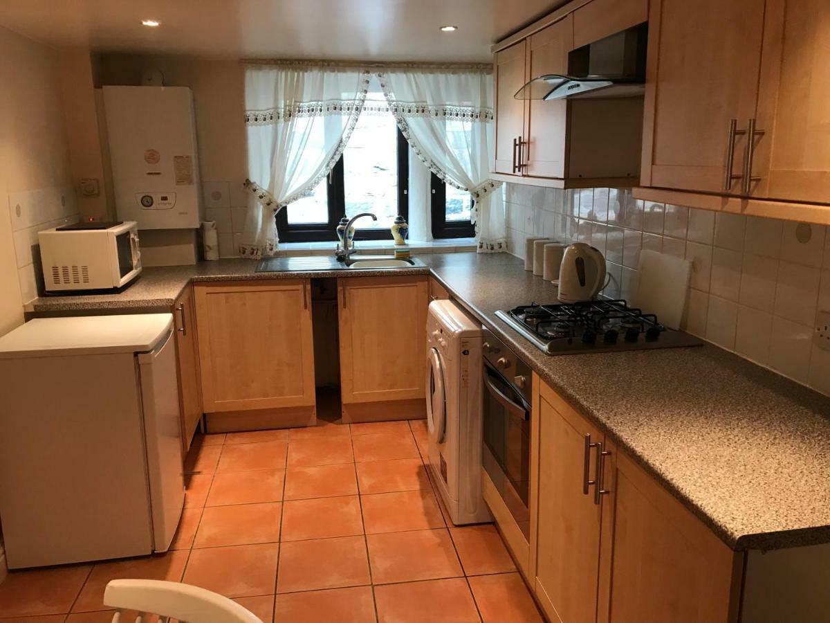 Holiday home The Cottage, Cosy 2 Bedroom Pet Friendly Perfect For Contractors Free Secure Parking,cctv *