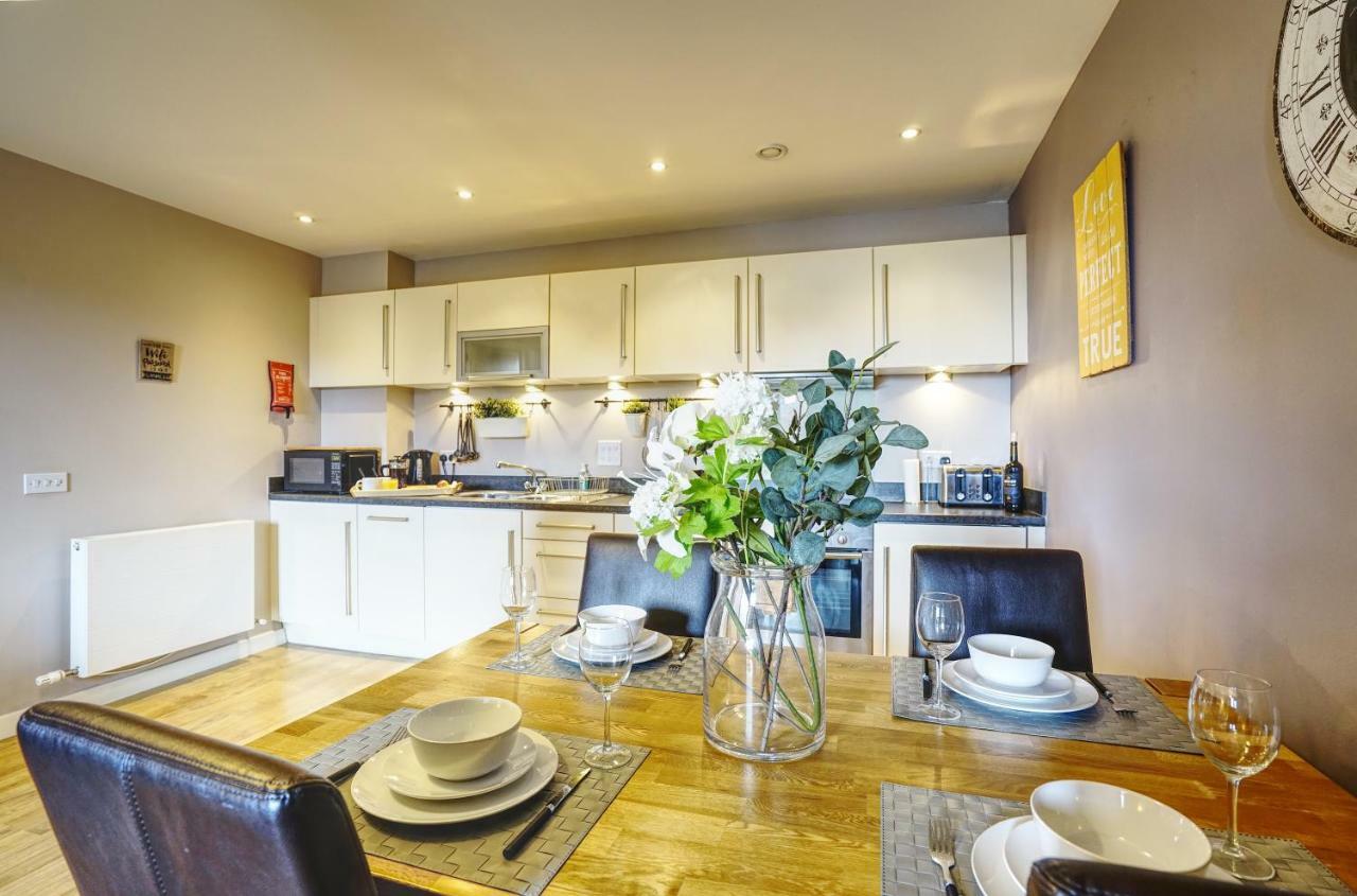 Canal Waterside Apartment
