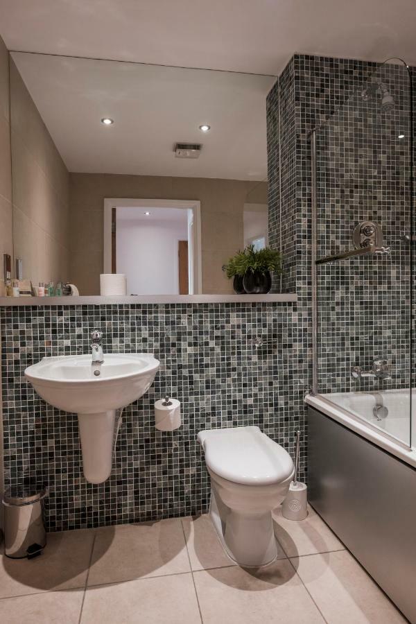 The Chambers, Riverside West Apartment *