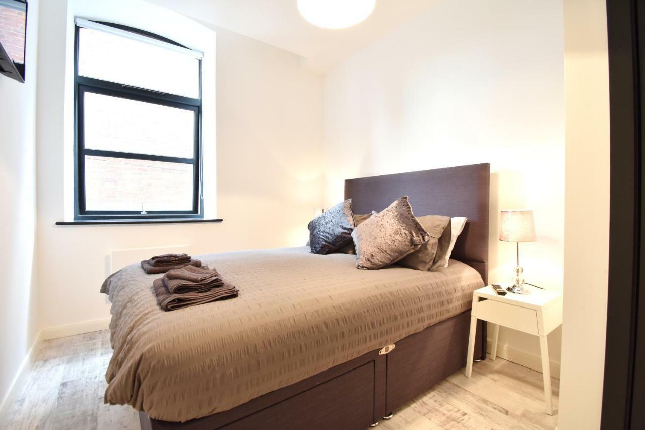 Aire New York Styled Luxury * Leeds (West Yorkshire)