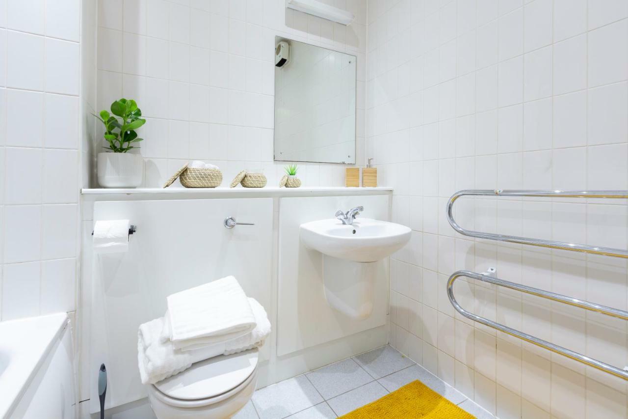 The Point Apartment, Leeds City Center *