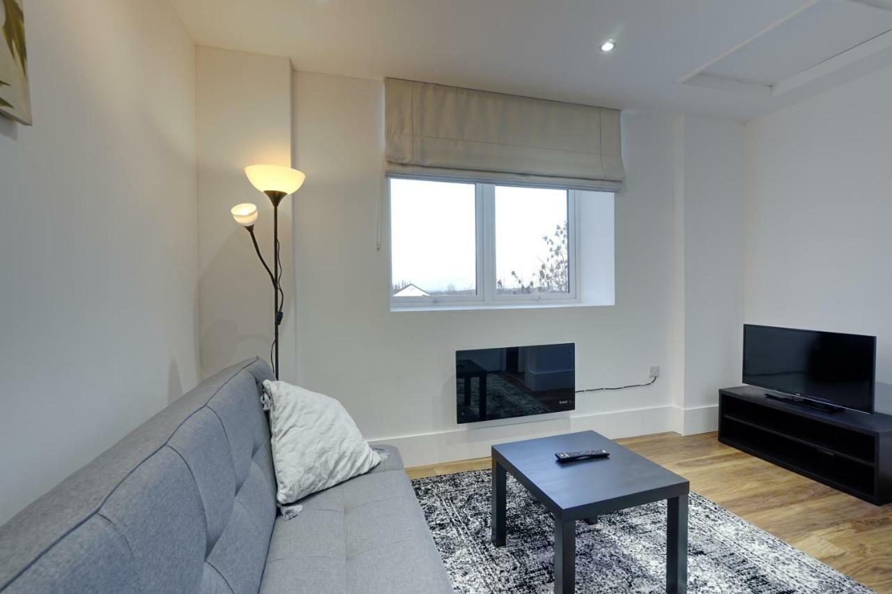 Alfa Apartments, Quarry Court, High Street, Morley Apartment *