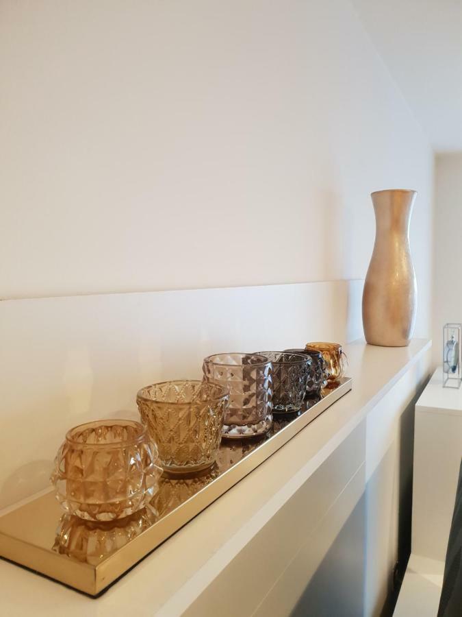 Canal View Apartment *