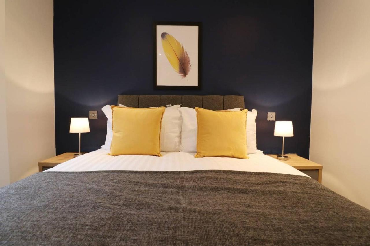 Heart Of Leeds City Centre Living - Sleeps 6 *