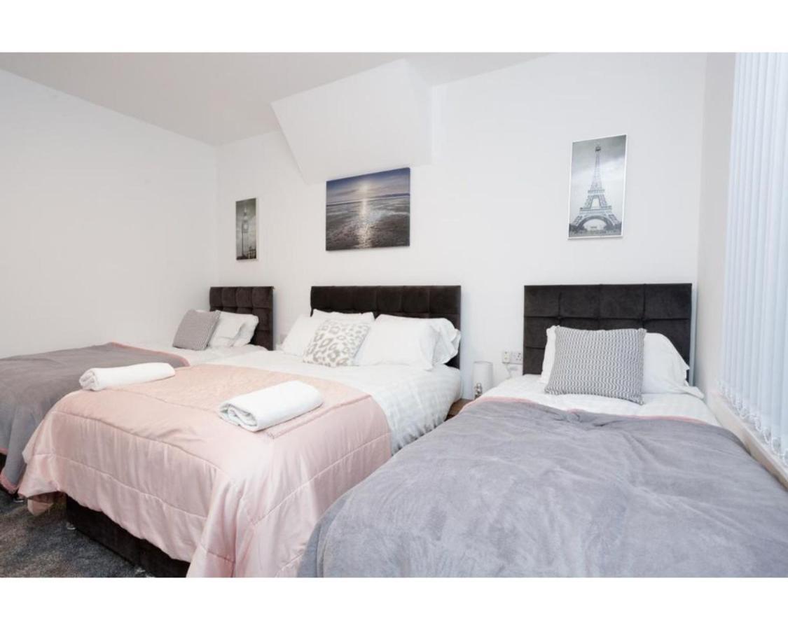 Carter House Apartments.....6 Beds In 3 Bedrooms Apartment