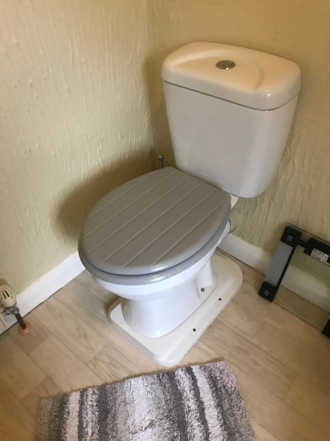 16 Egdrive Family Run Homestay Leeds (West Yorkshire)