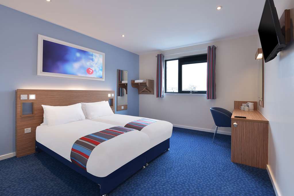 Travelodge Leeds Bradford Airport Hotel 3*