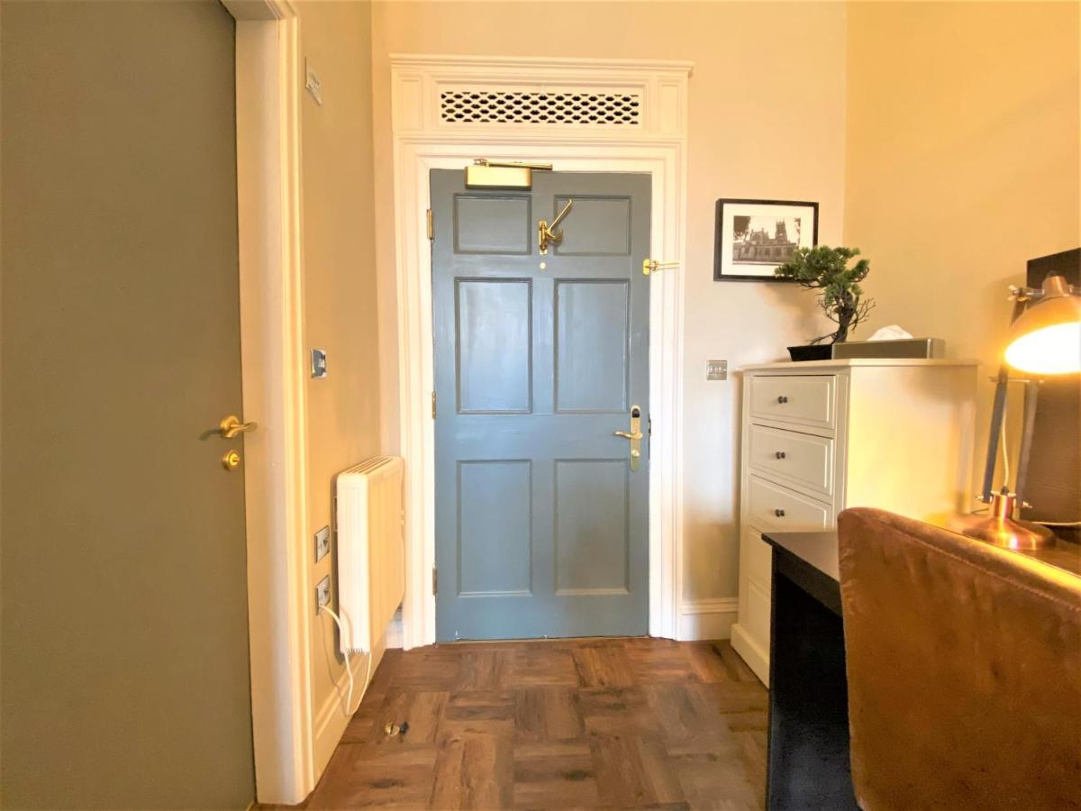 Apartment The Scott At Claremont Serviced