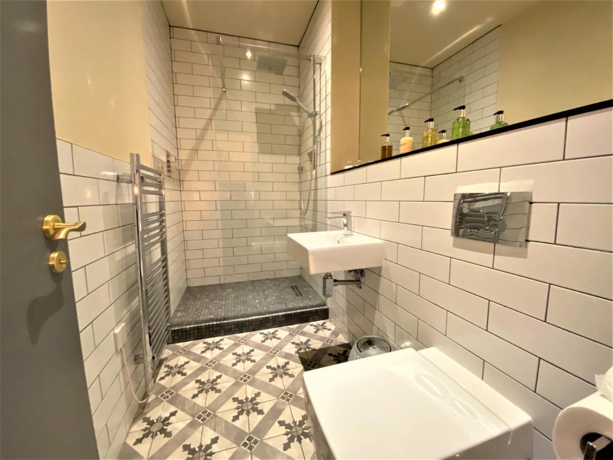 Apartment The Scott At Claremont Serviced *