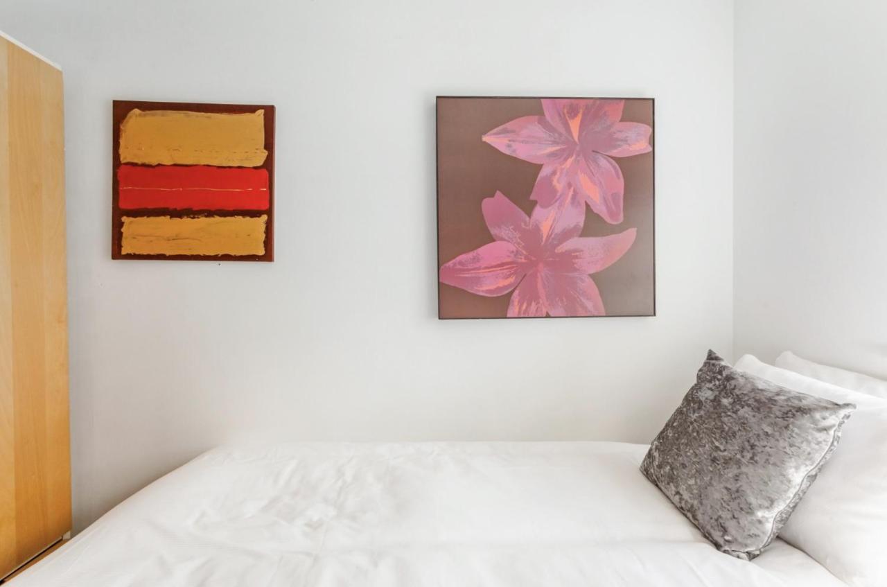 Inspiring Near The Centre Of Leeds Holiday home *