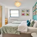 The Exclusive Gem Of Leeds - Sleeps 8