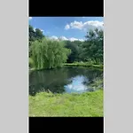 Coach House, 5.8 Acres With Hot Tub And Lake