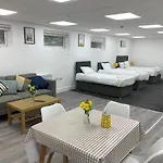 Huge Studio Close To City Centre With Free Secure Parking