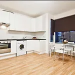 Budget Double Room Close To Leeds University And City Centre