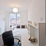 Budget Double Room Close To Leeds University And City Centre