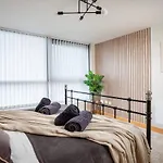The Exquisite Penthouse Of Leeds - Sleeps 8