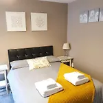 The Savile - Luxury Apartment Leeds - Your Next Stay