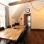 Large New-York Style Penthouse Apartment In Leeds City Centre With Contactless Check In