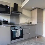 Leeds Central Majestic - Rose Platinum Properties