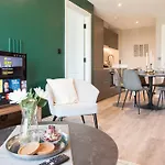 Springwell Gardens Apartments Near Leeds Station & City Centre